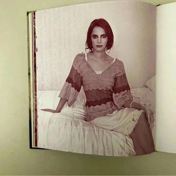 Glamour Knits Erika Knight 15 Sensuous Knitting Patterns Hardcover Book - Picture 15 of 16